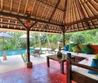 Villa Alamanda, Pabellón de la piscina