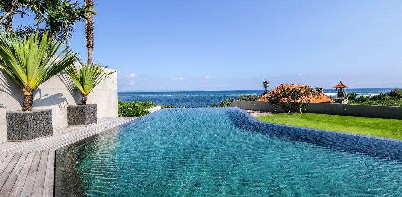 Villa The Beach Villa Cemagi, Infinity Pool